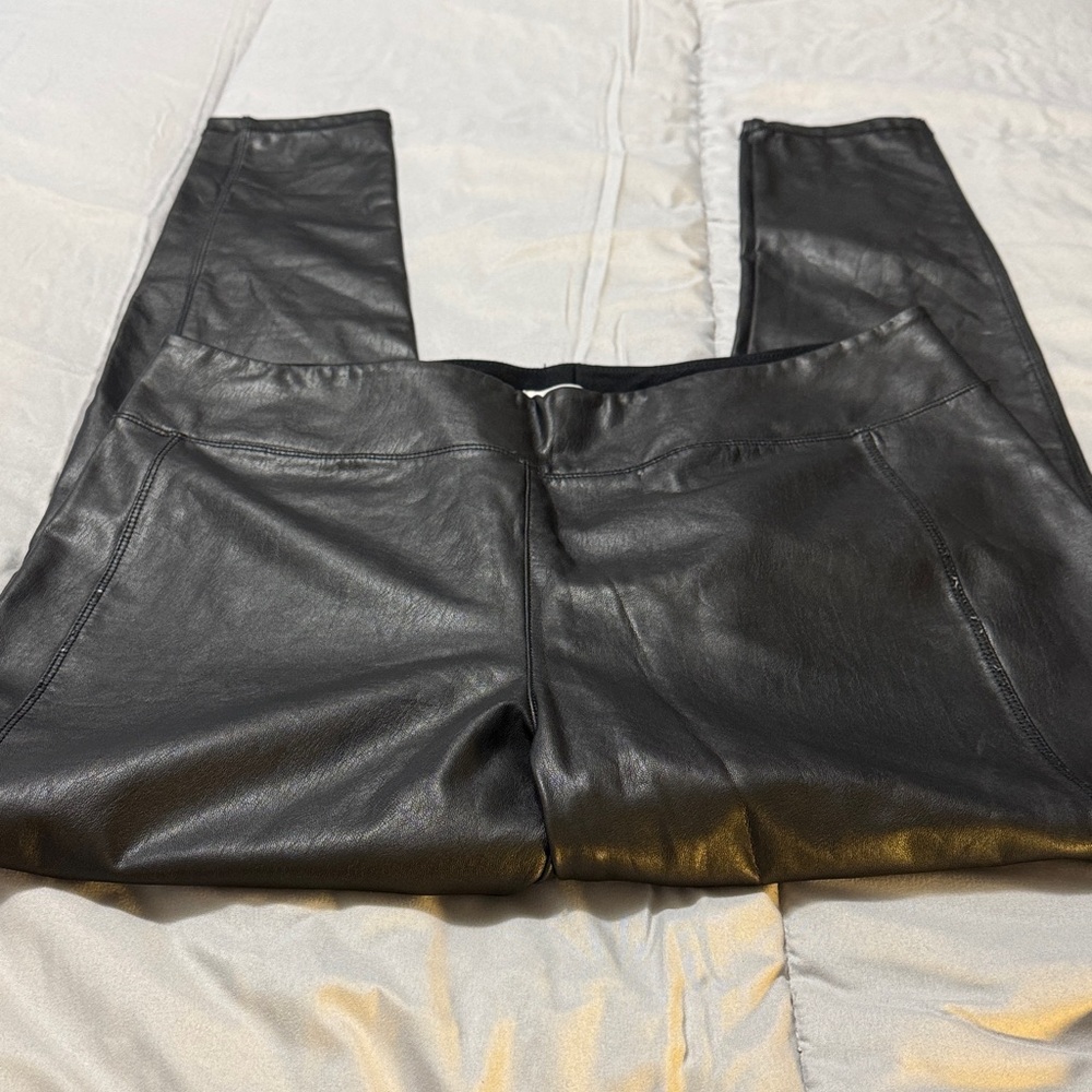 Mudd Black High-Rise Ponte Leggings